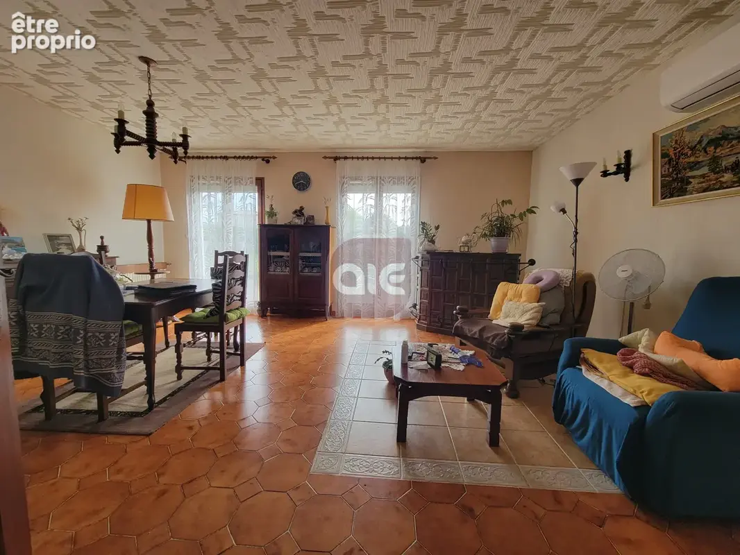 Cazilhac   Maison de plain-pied avec double garage et atelier sur près de 900 m2 de terrain - photo 4