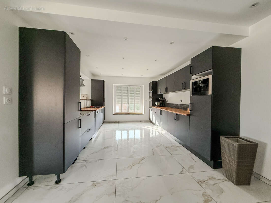 Maison à MEHARICOURT