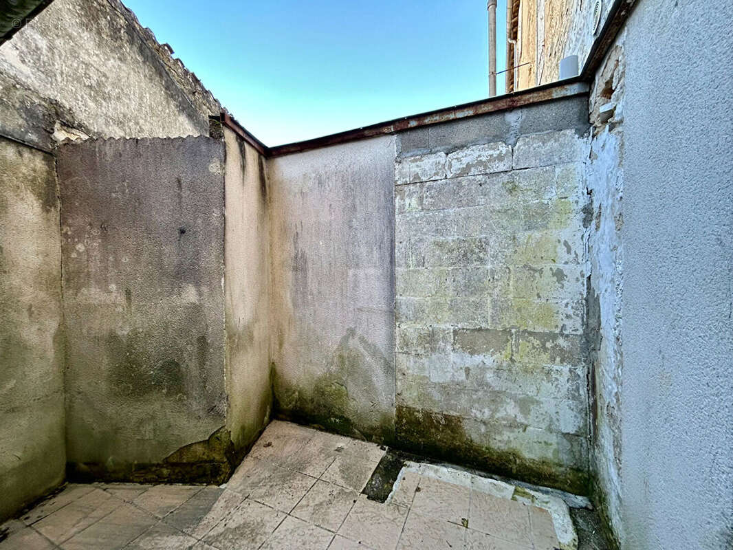 Immeuble de rapport Niort centre 3 appartements T2 - photo 6
