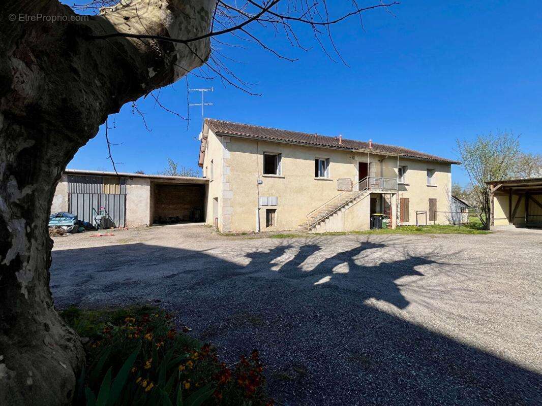 Maison à COLAYRAC-SAINT-CIRQ