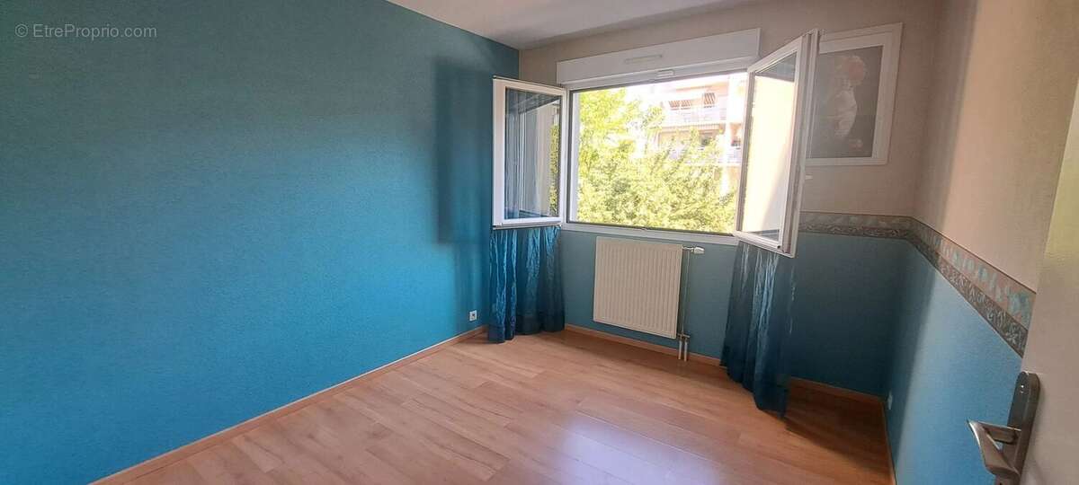 ECHIROLLES - T4 de 83 m2, poss de garage - photo 6
