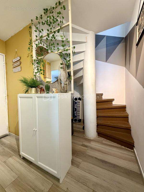 Appartement à COURCOURONNES