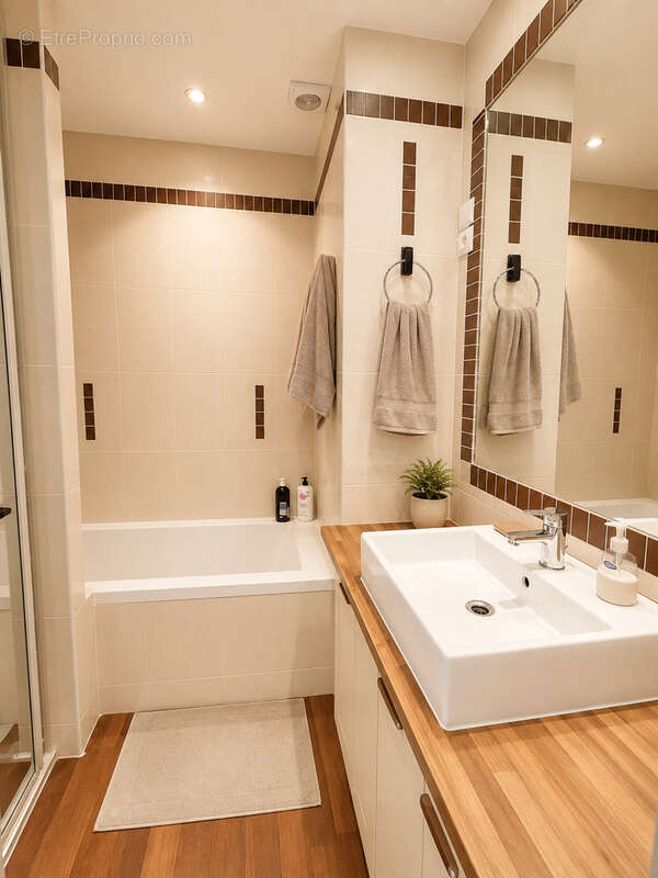 Appartement à VILLENEUVE-LOUBET