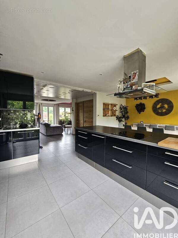 Maison 101 m² à Cons-La-Grandville  - photo 6
