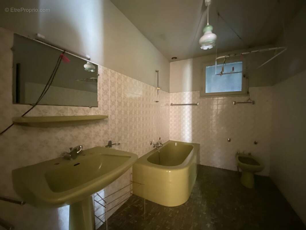Aurignac, Ferme T6 – Vue imprenable sur les Pyrénées – 3 800 m² de terrain - photo 10