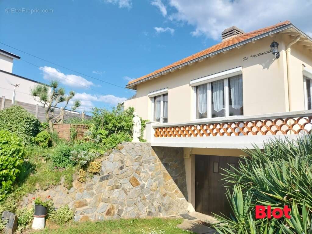 Maison à SAINT-MICHEL-CHEF-CHEF