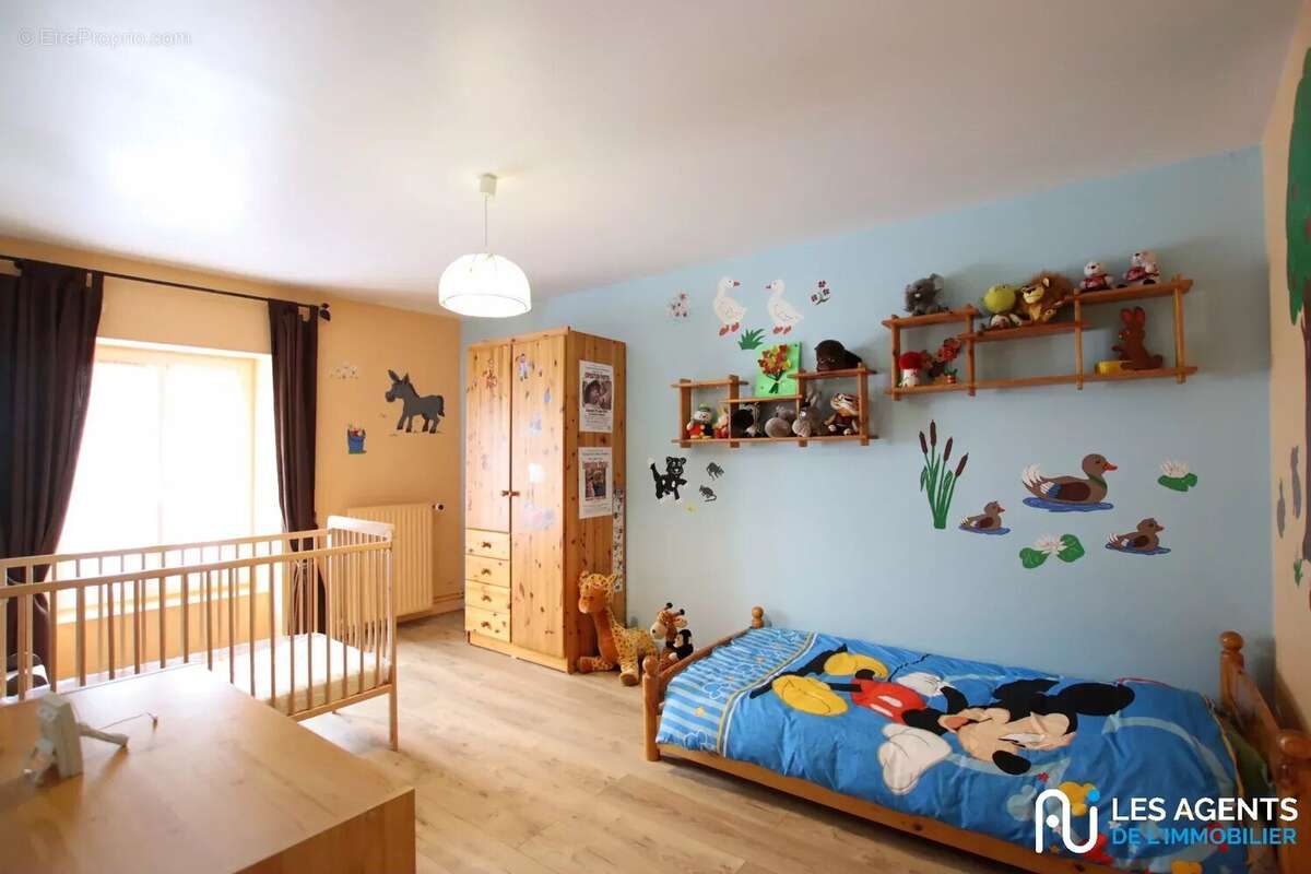 Maison à SAINT-JEAN-DE-LA-RUELLE