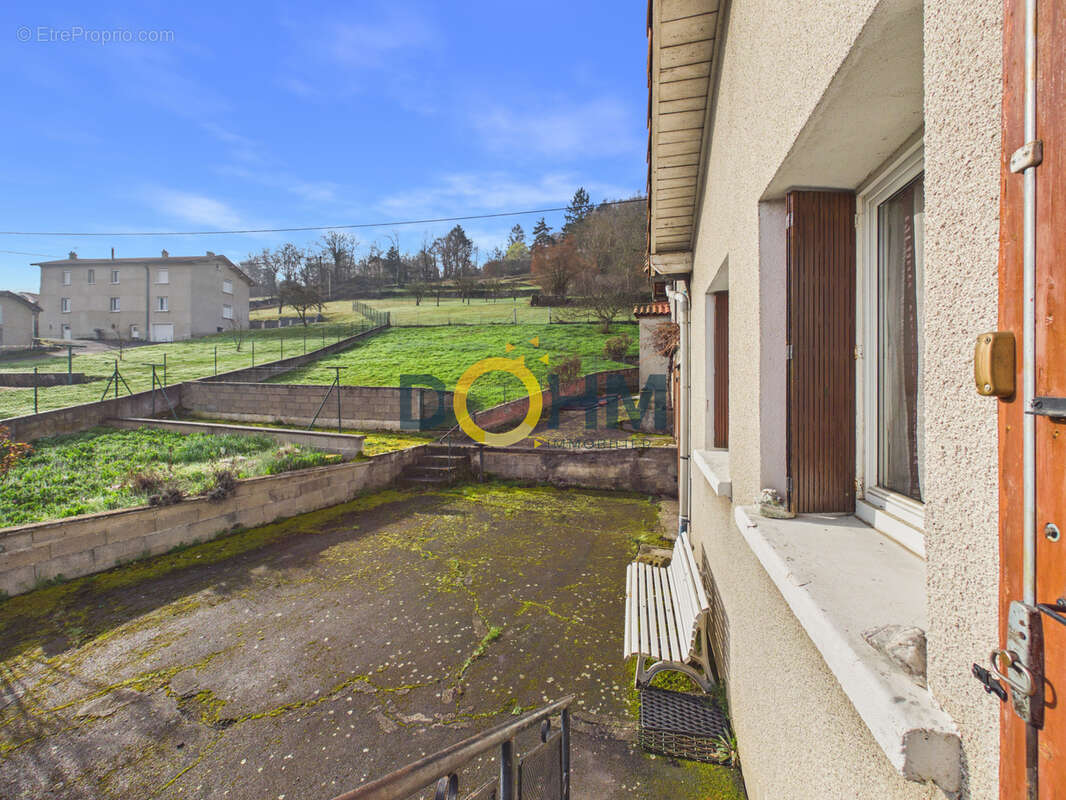Maison de 73 m2 avec nombreuses annexes et 4698 m2 de terrain - photo 4
