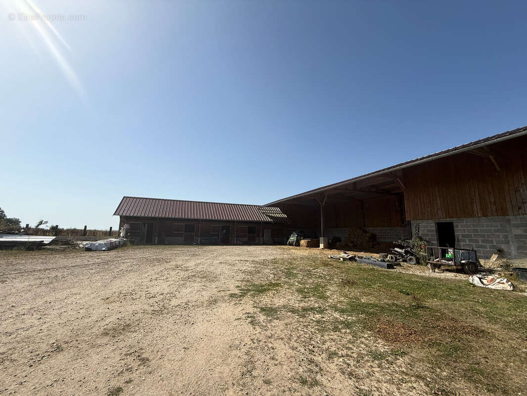 Maison à SAINT-AQUILIN-DE-CORBION