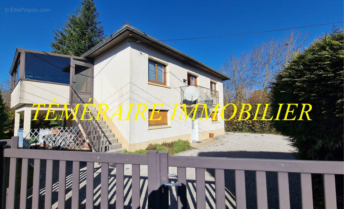 Maison à MONNET-LA-VILLE