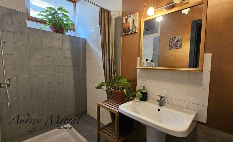 Maison de village en pierre mitoyenne à vendre à Ruffieux, d'env.65 m2 habitable, 1h de Genève, 45 minutes d’Annecy et 30 minute - photo 4