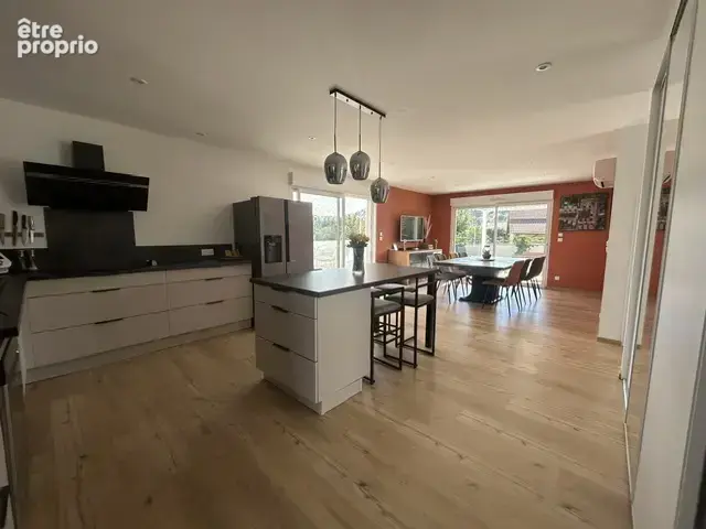 Maison récente à vendre à ANNONAY avec 6 chambres, garage et terrain attenant - photo 9