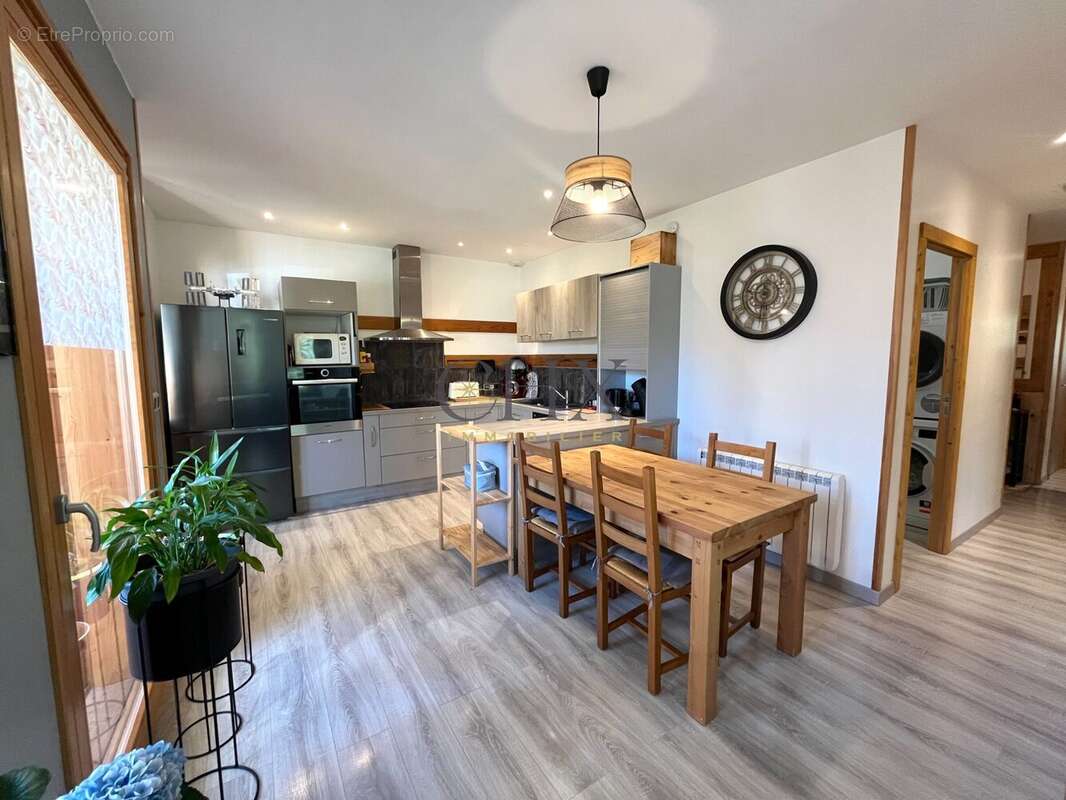Appartement 81 m² à Les Houches  - photo 2