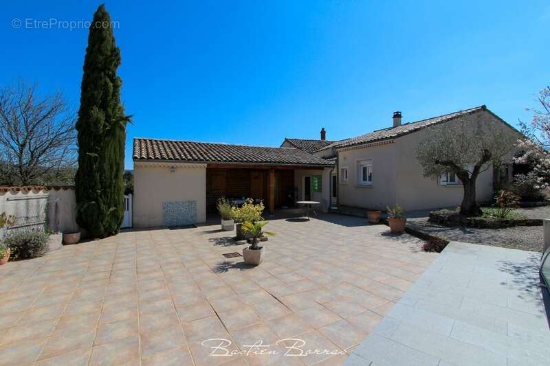 Maison à VERNOUX-EN-VIVARAIS