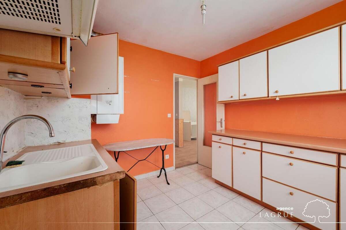   - Appartement à NEUVY