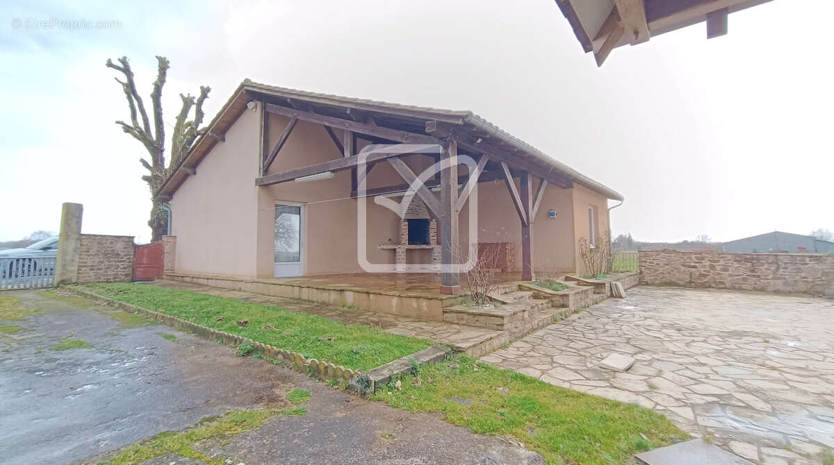 Maison à JUMILHAC-LE-GRAND