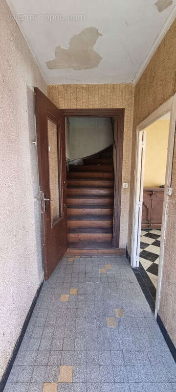 Maison à MONTAIGUT-LE-BLANC