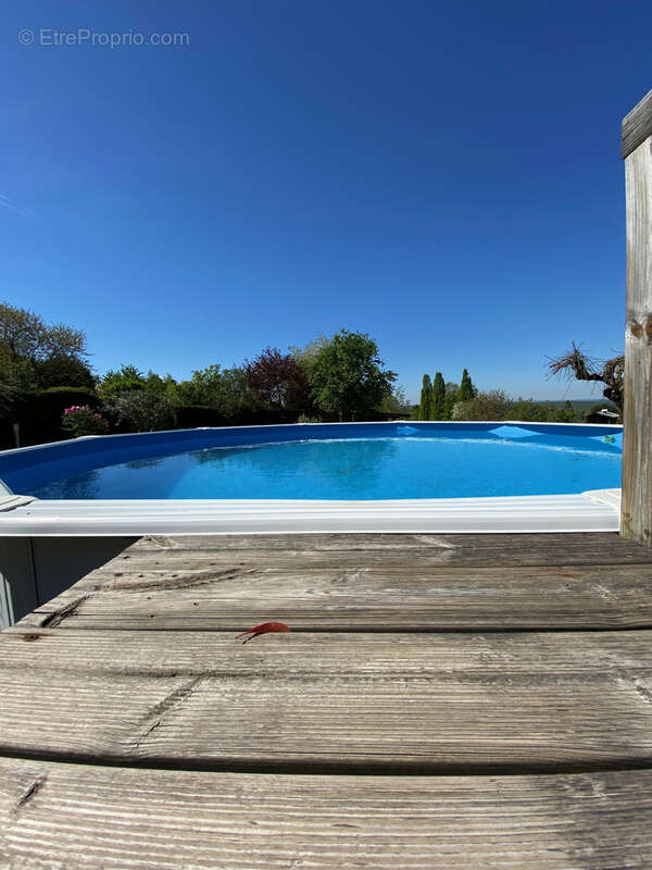 Maison à CREUZIER-LE-VIEUX