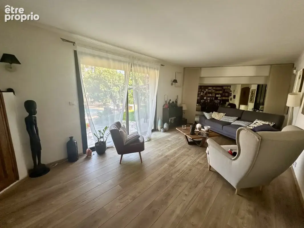RARE et SUPERBE VILLA 5 chambres (poss de séparer une partie en T2 pour AIRBNB/FAMILLE) sur 1100 m2 paysagés - photo 9