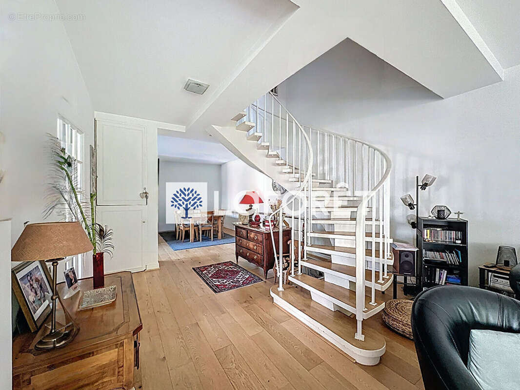 Appartement à SAINT-NOM-LA-BRETECHE
