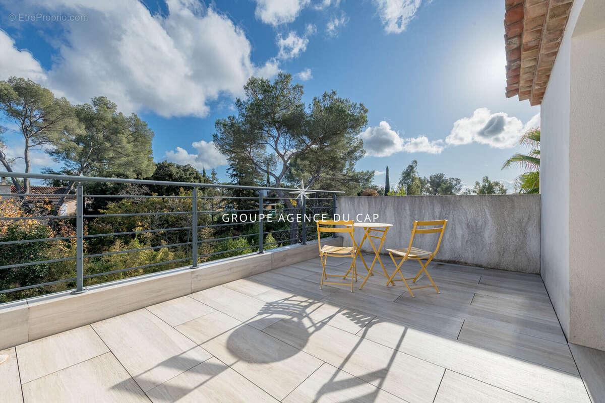 Villa  250 m2  4 chambres et une dependance frejus - photo 13