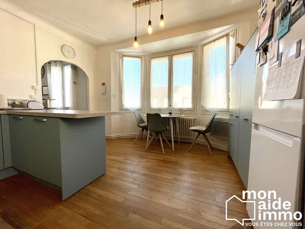 Maison 185 m² à Lanouaille  - photo 4