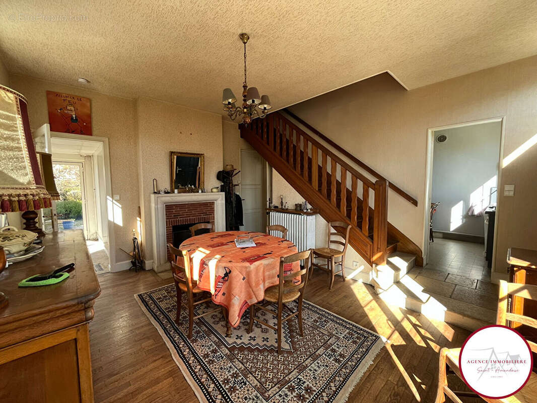 Maison à SAINT-AMAND-MONTROND