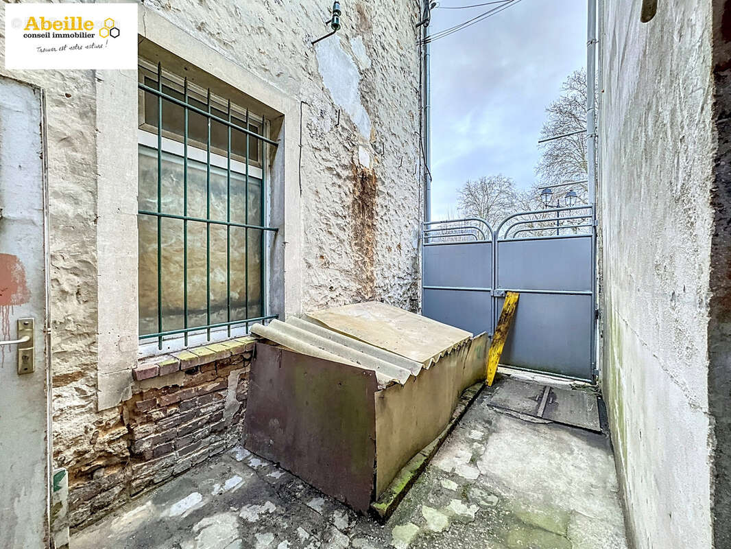 Commerce à SAINT-CHERON