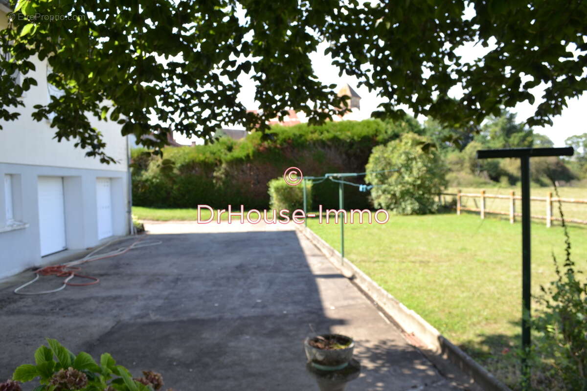 Maison à NEUILLY-EN-DUN