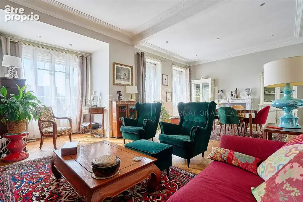 Rue de valmy / dernier etage familial 3 chambres, 1 bureau et vue sur beffroi de lille ! - photo 2