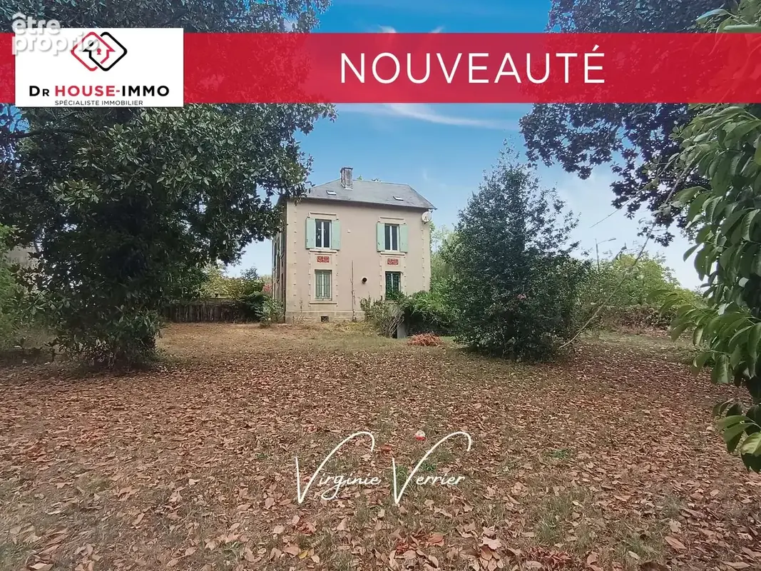 Maison 10 pièces 190 m² à vendre à Hautefort (24390) - photo 1
