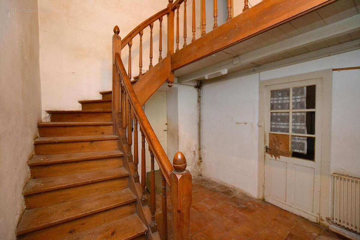 Maison 185 m² à Gensac  - photo 9