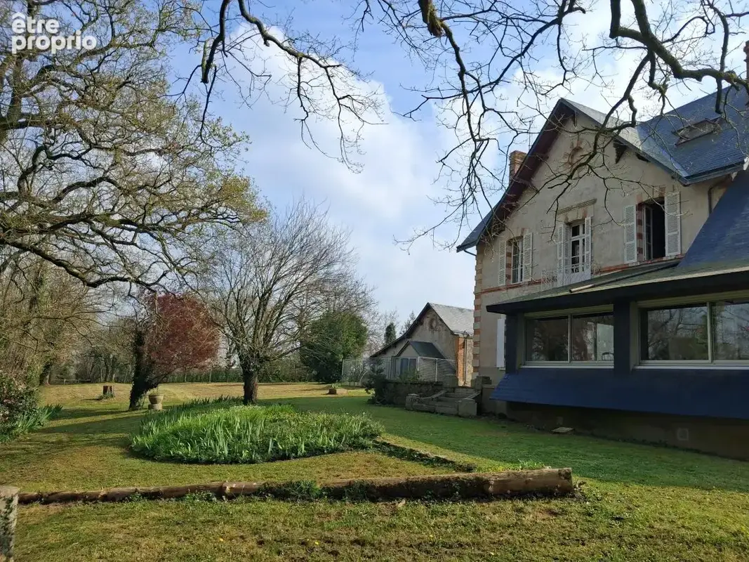 Maison à LE PUISET-DORE
