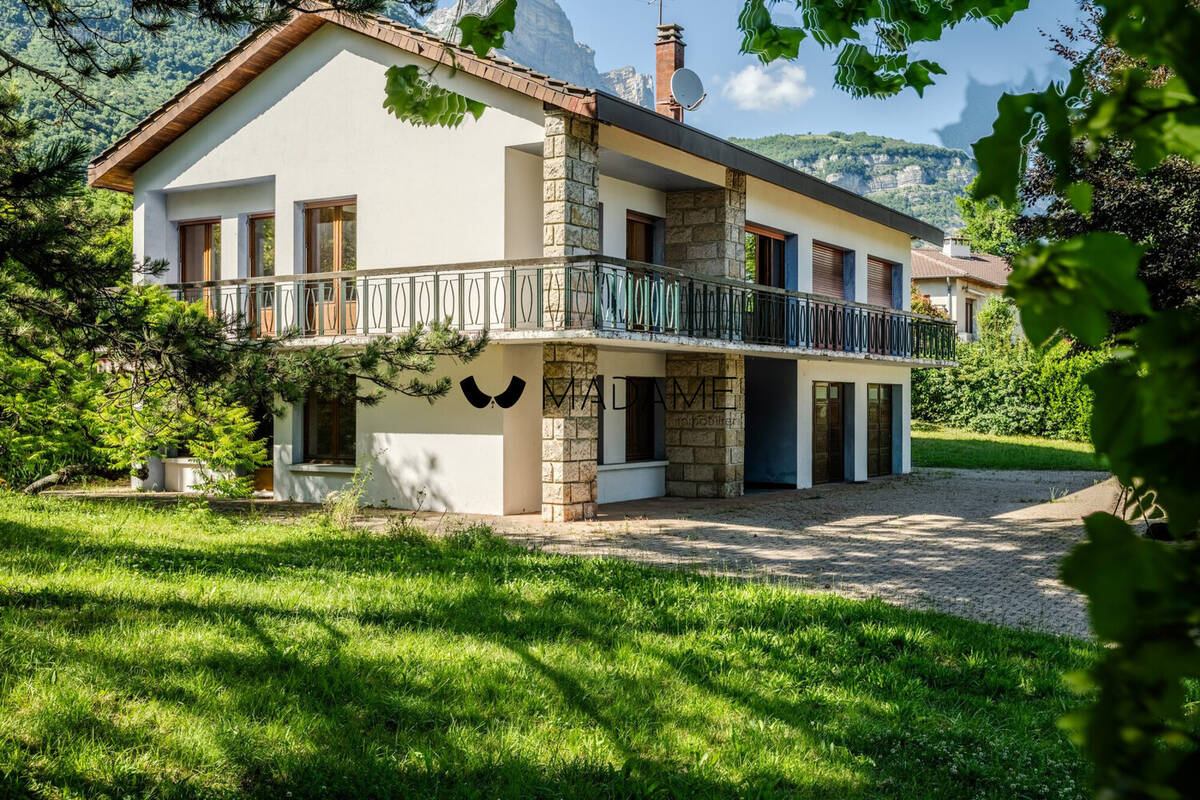Maison à SAINT-NAZAIRE-LES-EYMES