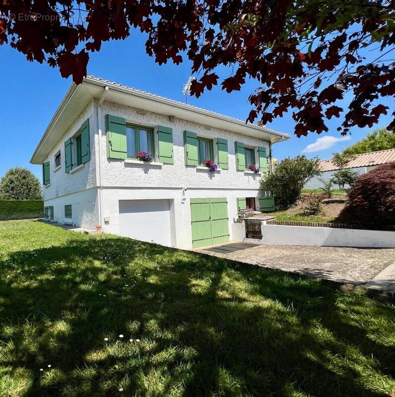 Photo 1 - Maison à AMBARES-ET-LAGRAVE