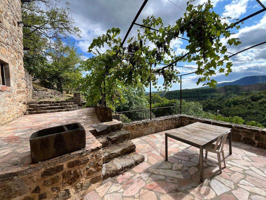 Maison à SAINT-PIERRE-SAINT-JEAN