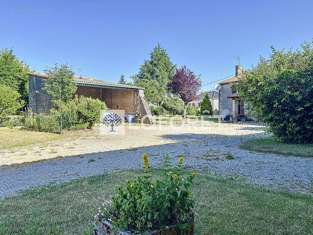 Maison à MAILLE
