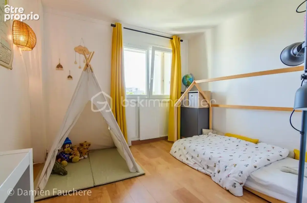Vitry plateau – limite villejuif / superbe triplex 128 m² - 5 chambres – 2 balcons – parking – cave - dpe c ! - photo 13