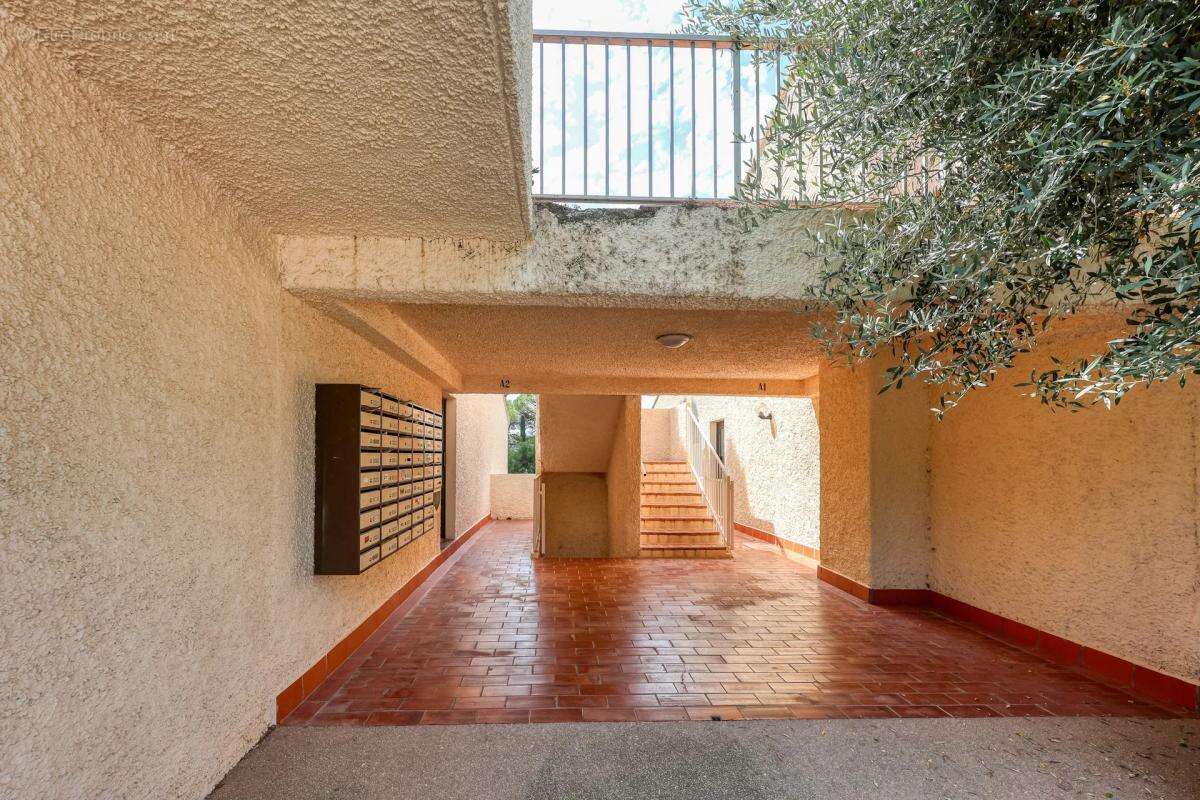 Appartement à SAINT-CYR-SUR-MER