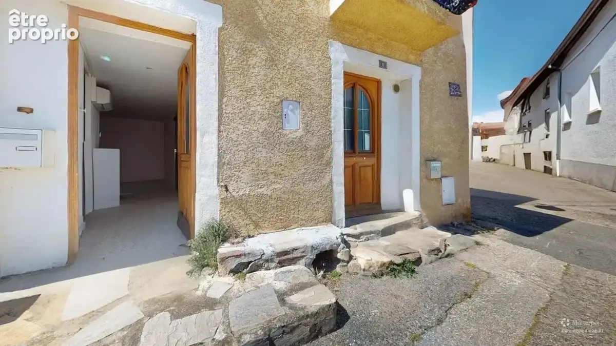 Ensemble de deux logements  SAINT MARTIN LA PLAINE (42) centre village - photo 5