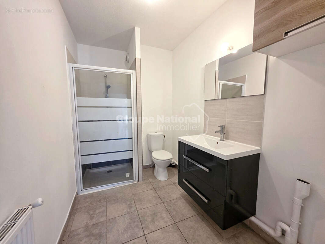 À vendre -Bel appartement T2 de 43 m² avec grande terrasse et double parking -Centre-ville de Miramas - photo 8