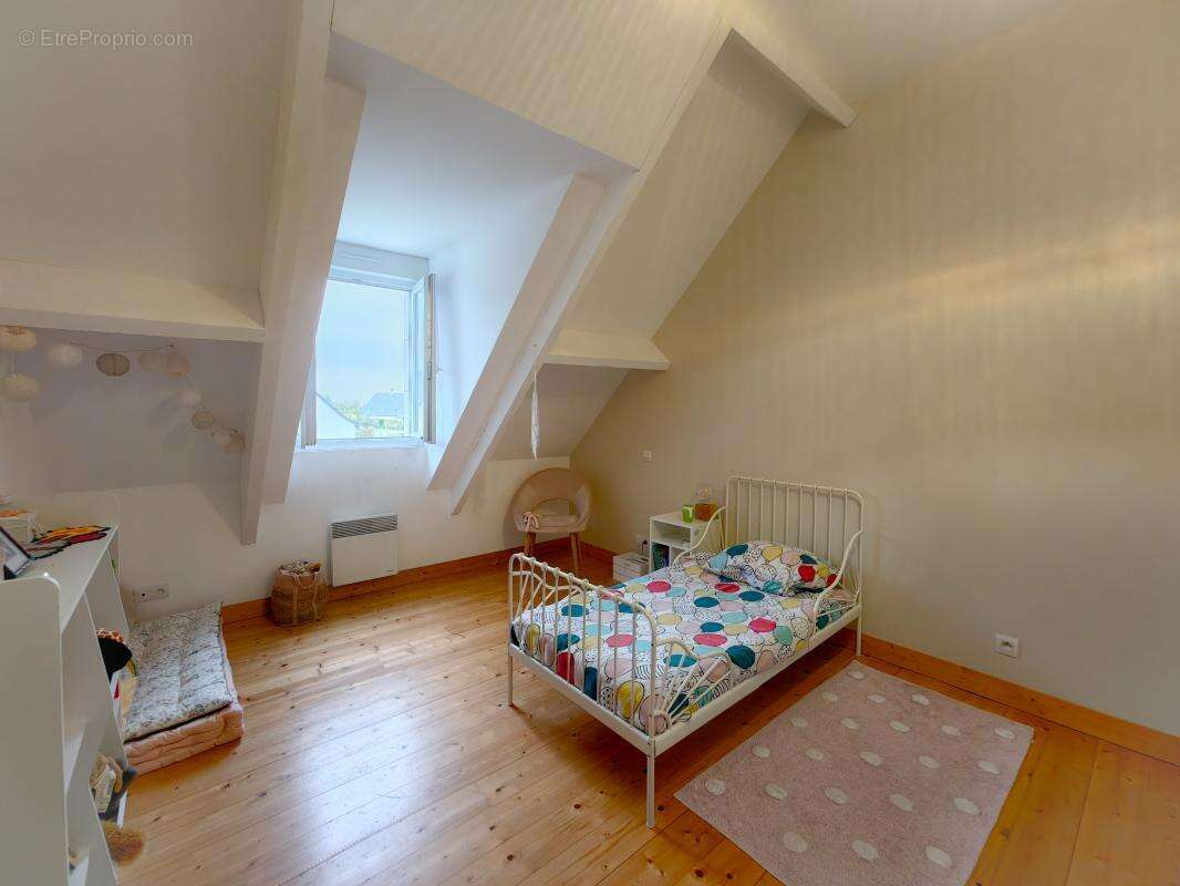 Maison à NEUILLE-PONT-PIERRE