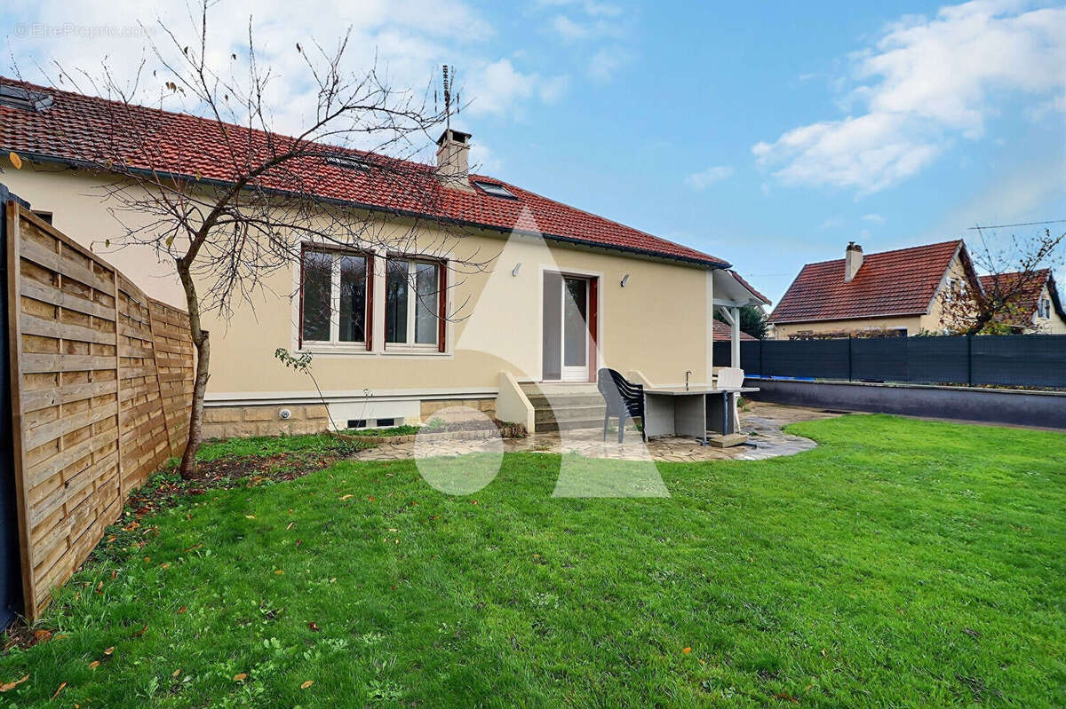 Coup de coeur ! Maison lumineuse avec chambres de plain-pied dans secteur prisé - photo 2