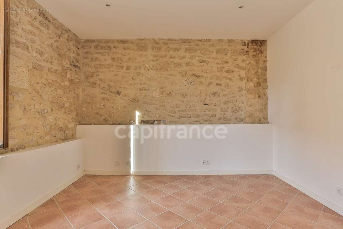 Terrasse en toiture & grand garage : une maison de village rare proche d’Uzès - photo 7