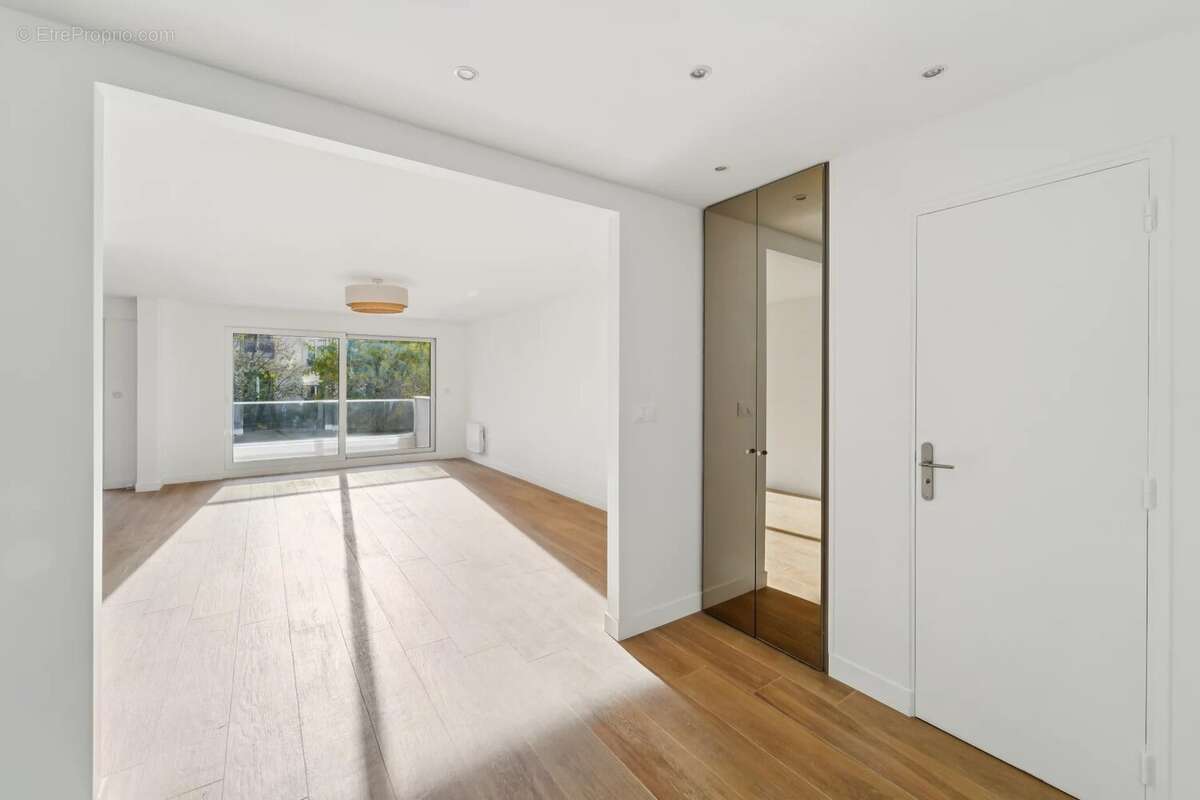 Appartement à NEUILLY-SUR-SEINE