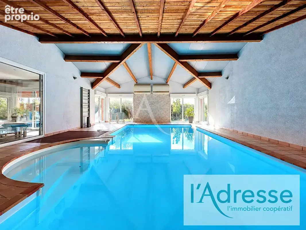 Castelginest - maison d'environ 190 m² avec piscine intérieure - photo 2