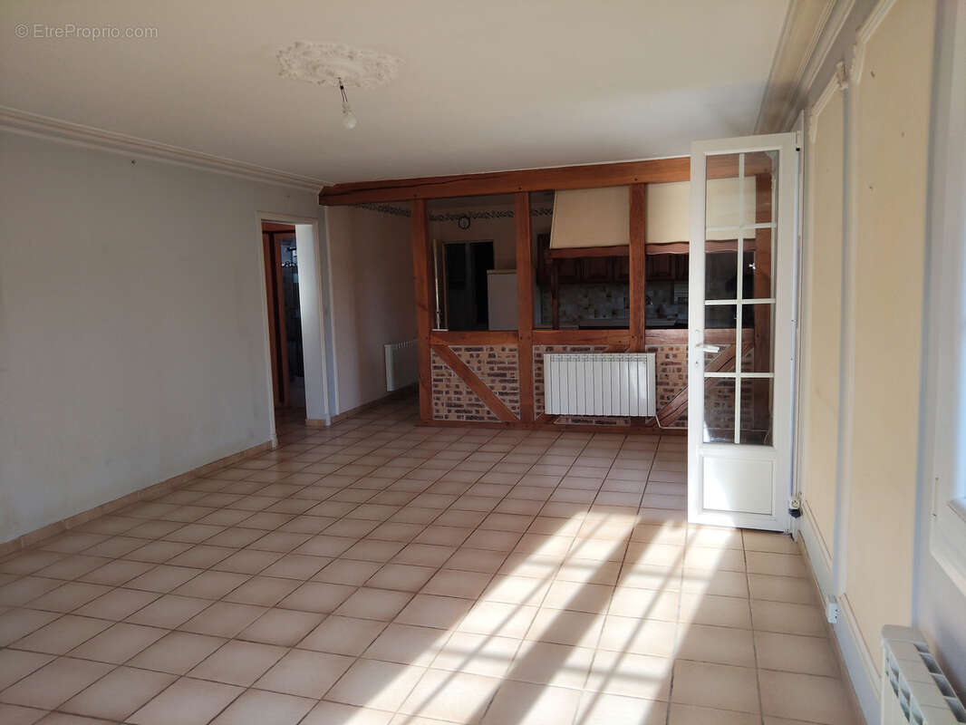 Maison à NAZELLES-NEGRON