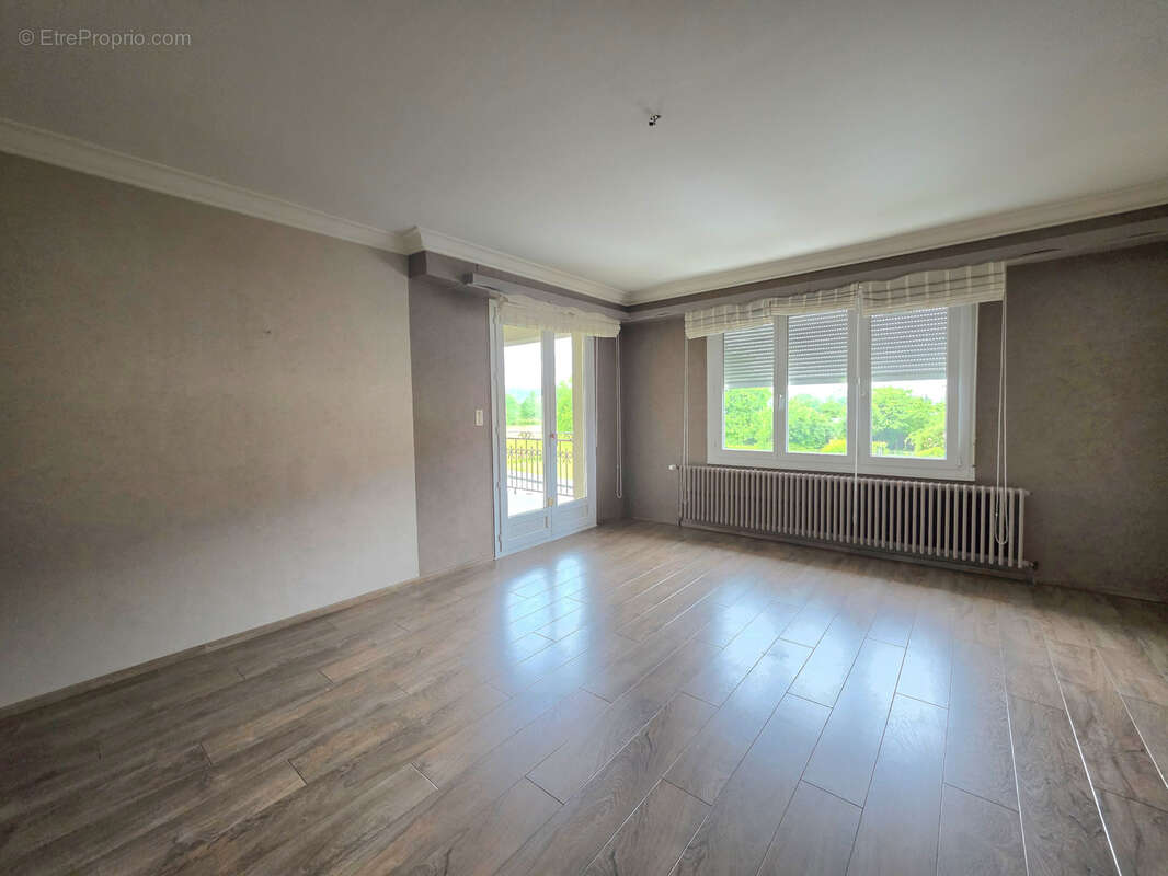 Appartement à ROYE
