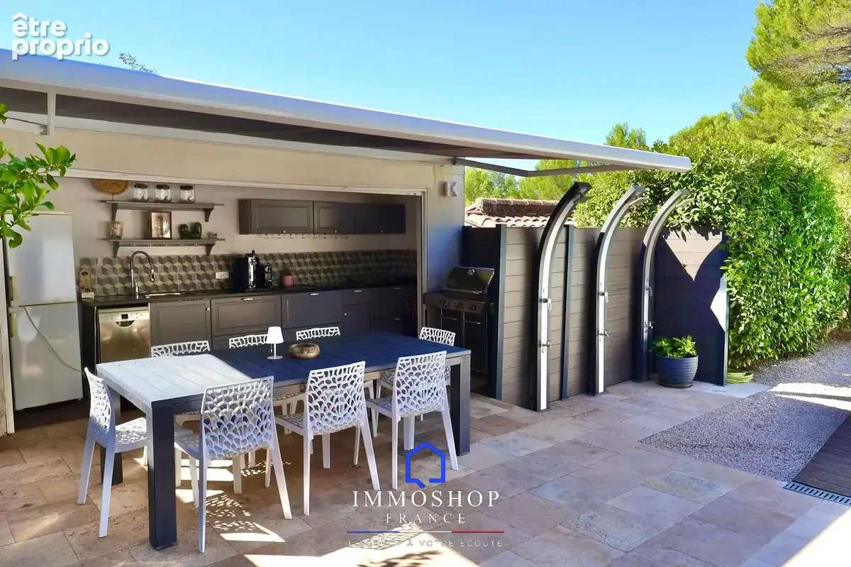 Villa 200m2 T5 - La Salette 13011 Marseille - photo 3