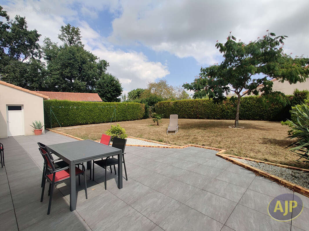 Maison à BEGROLLES-EN-MAUGES